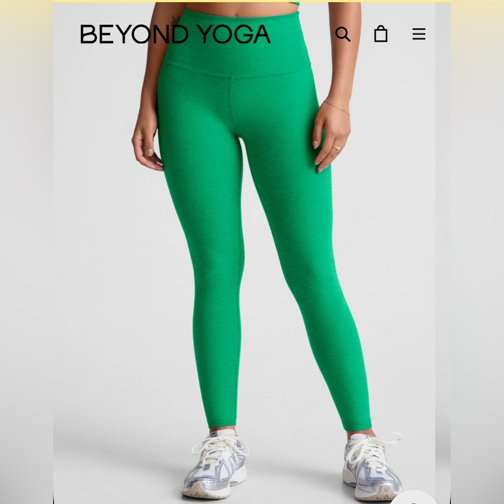 Beyond Yoga Green Leggings for Active Comfort